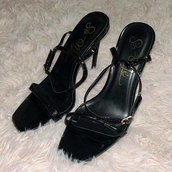 So Me Black Heels - Picture 2 of 4